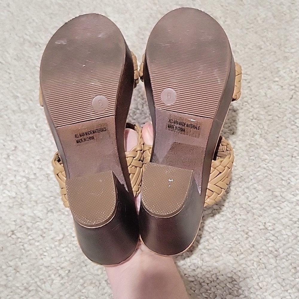 REPORT tan heeled sandals. Soft braided straps. Chunky heel. Size 6. - Picture 7 of 8